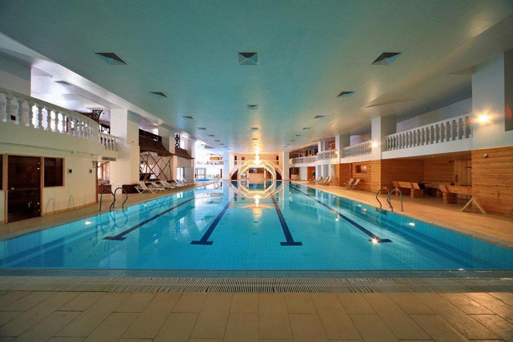 Royal Hotels And Spa Resorts Promenad Truskavets Exterior photo